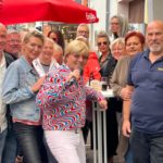 Gotti mit den Inhabern Uwe und Karina Wüschem. Foto: Kalenberg